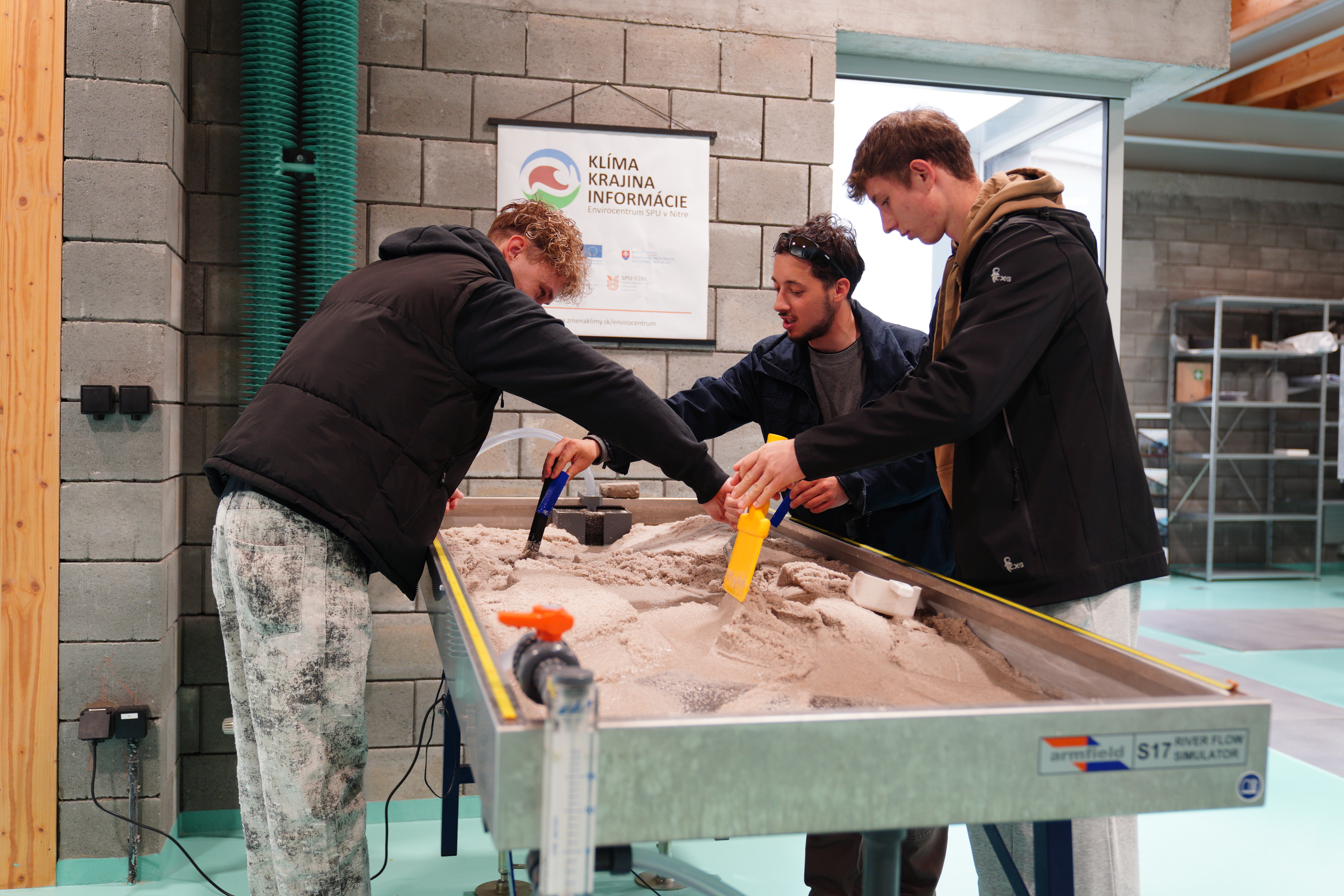 Deň otvorených dverí v Envirocentre SPU priniesol prednášky aj prehliadku nových modelov prístrojov