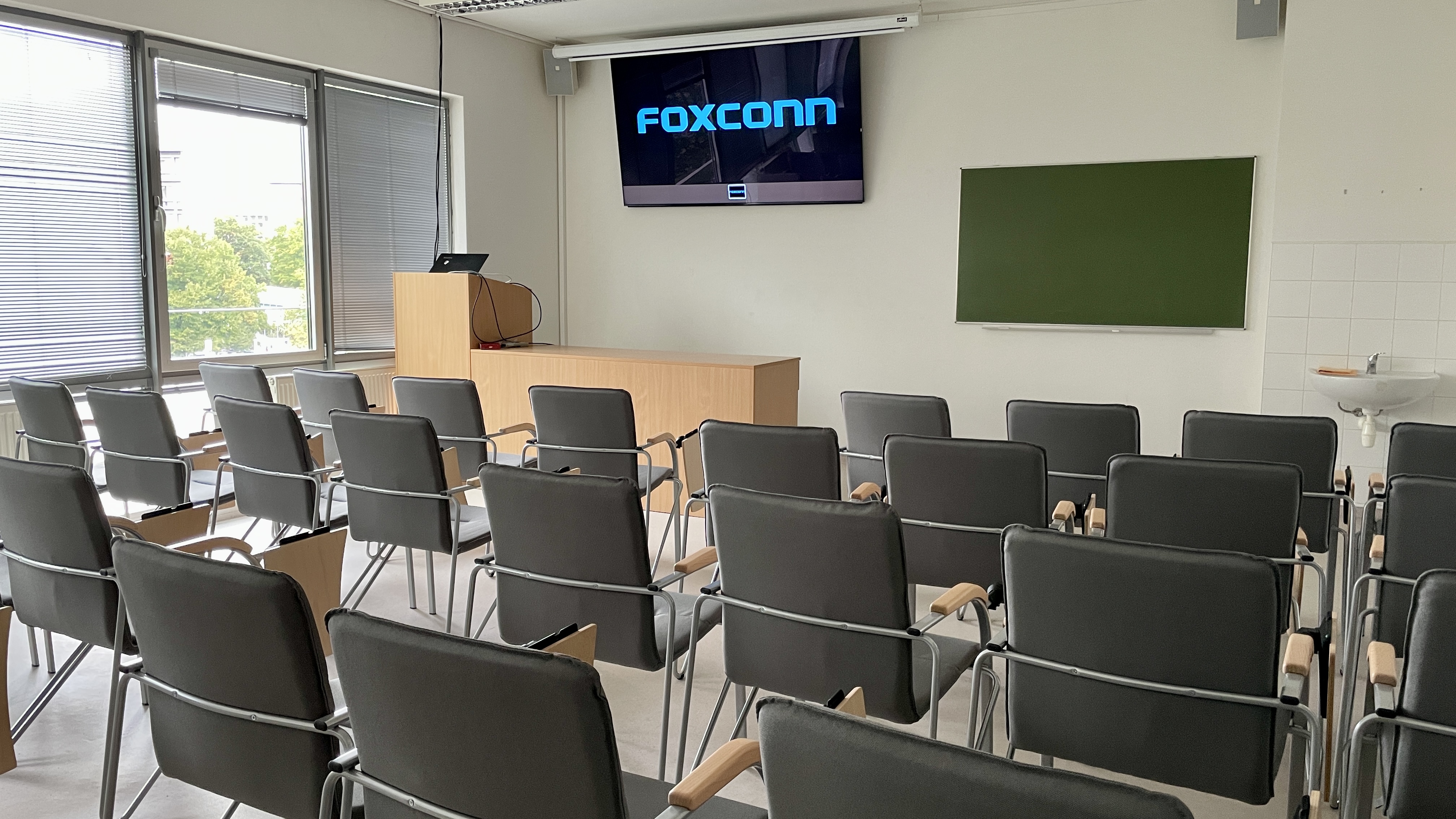 Technická fakulta SPU v Nitre modernizuje prednáškovú miestnosť MF-24