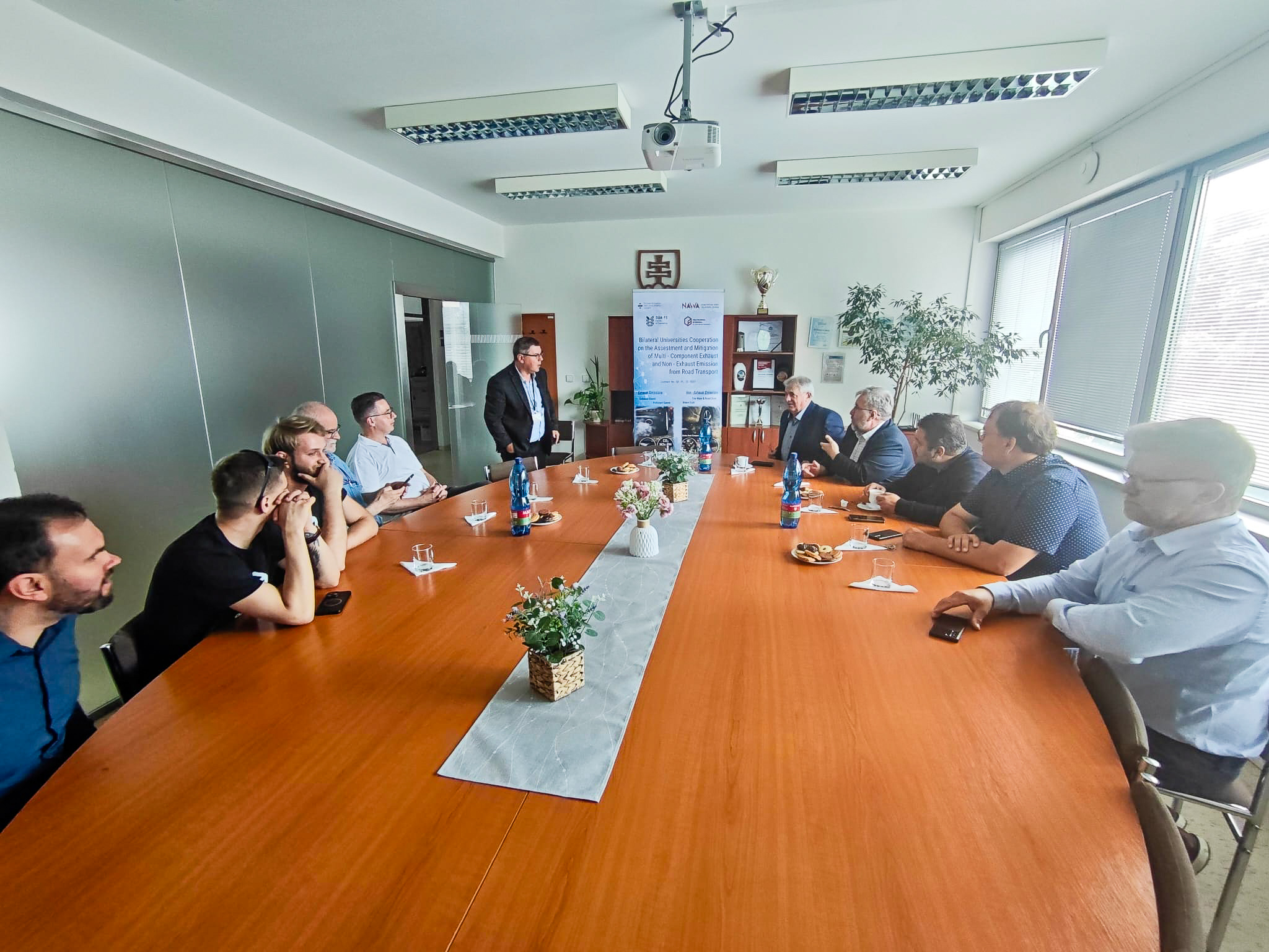 Prvé stretnutie riešiteľského kolektívu projektu Bilaterálna spolupráca univerzít v oblasti posudzovania a zmierňovania viaczložkových výfukových a nevýfukových emisií z cestnej dopravy.